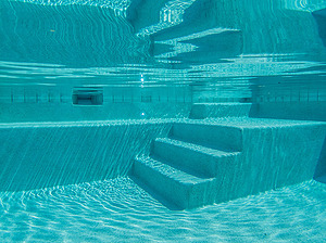 st louis pool construction, custom concrete pool, stair entry, submerged