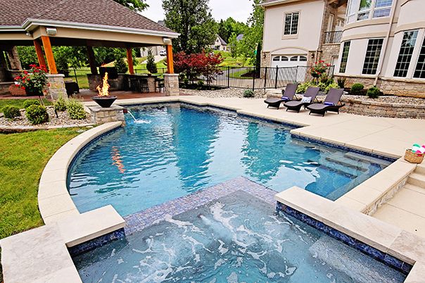 Wildwood pool with raised spa, basketball hoop and feature column