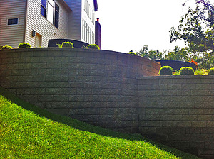Large modular block retaining wall
