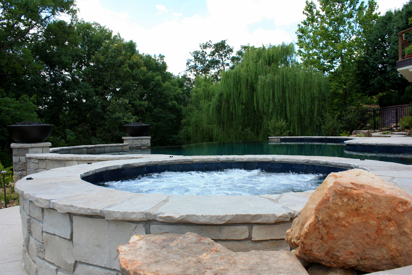 Baker Pool Construction of St. Louis Custom Hot Tubs & Spas
