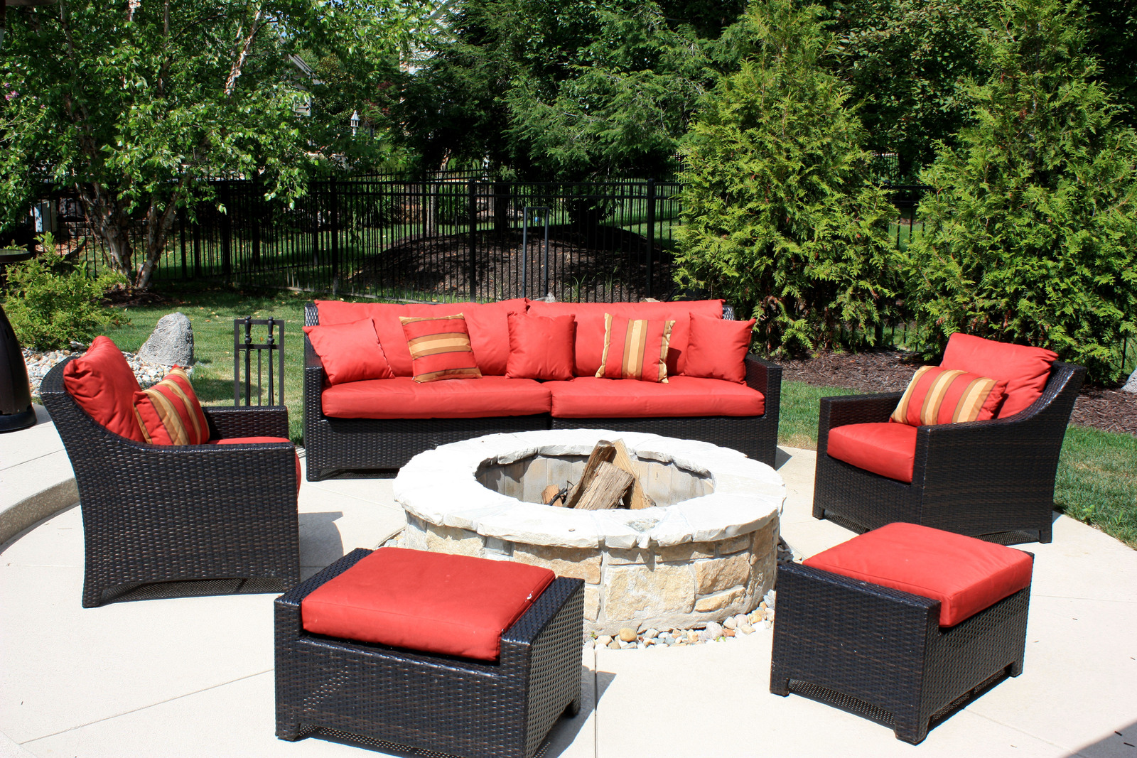 Baker Pool Construction of St. Louis | Builder of Outdoor Fireplaces and Fire Pits
