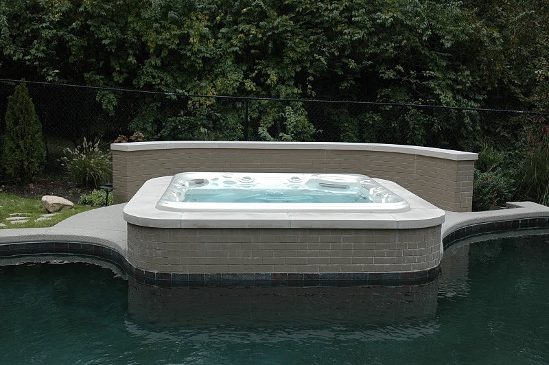 Baker Pool Construction of St. Louis Custom Hot Tubs & Spas